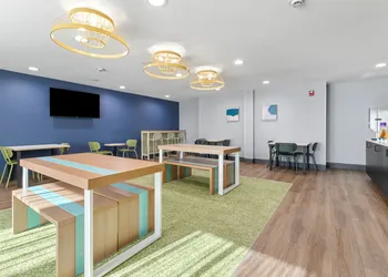 Spark by Hilton Harrisonburg University Area hotel thumbnail 7