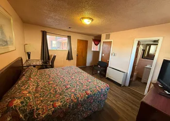 Springs Inn by Capital O I 25 hotel thumbnail 5