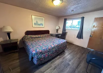 Springs Inn by Capital O I 25 hotel thumbnail 6