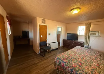 Springs Inn by Capital O I 25 hotel thumbnail 7