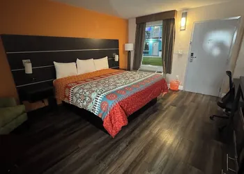 Greenkey Beach Motel hotel thumbnail 3