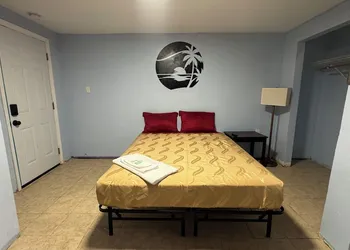 Greenkey Beach Motel hotel thumbnail 4