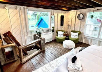 Cape Charles Tiny Livin hotel thumbnail 4