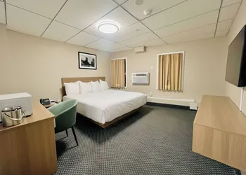 Ramada By Wyndham Kirkland Lake hotel thumbnail 4