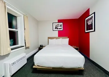 Ramada By Wyndham Kirkland Lake hotel thumbnail 6