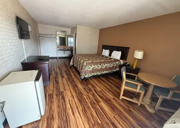 Economy Inn hotel thumbnail 4