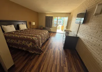 Economy Inn hotel thumbnail 6