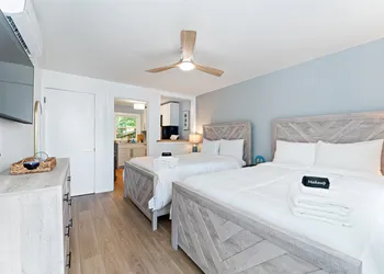Sunset Suites hotel thumbnail 6