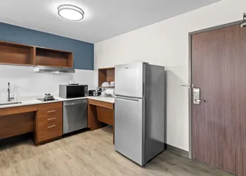 Everhome Suites Wichita Northeast by Choice Hotels hotel thumbnail 5
