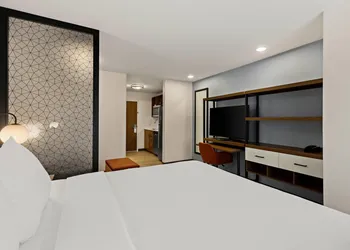 Everhome Suites Clarksville Ft. Campbell Area by Choice Hotels hotel thumbnail 6