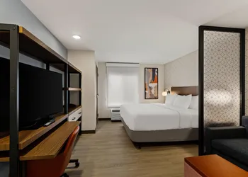 Everhome Suites Clarksville Ft. Campbell Area by Choice Hotels hotel thumbnail 8