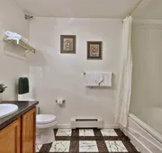 The Birch Ridge: Family Room #11 - Queen/bunkbed Suite In Killington, Vermont 1 Bedroom Home hotel detail image 5