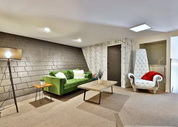The Birch Ridge: Mission Room #2 - Queen Suite In Renovated Killington Lodge. Hot Tubs. 1 Bedroom Home hotel thumbnail 5