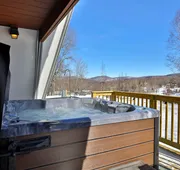 The Birch Ridge: Mission Room #2 - Queen Suite In Renovated Killington Lodge. Hot Tubs. 1 Bedroom Home hotel detail image 7