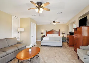 Elsa's Place Bed and Breakfast hotel thumbnail 8