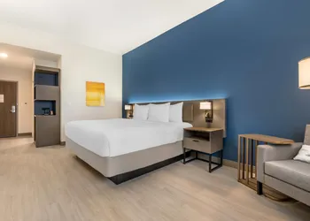Comfort Inn & Suites Orlando Sanford Airport hotel thumbnail 5