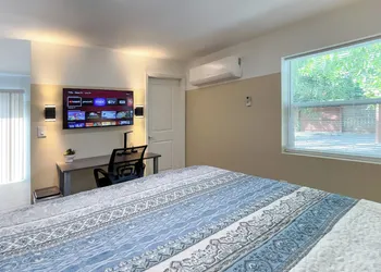 TriLuxe Inn & Studios hotel thumbnail 7