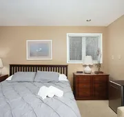 The Brentwood Waterfront Retreat hotel detail image 4