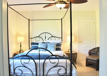The Brentwood Waterfront Retreat hotel thumbnail 7