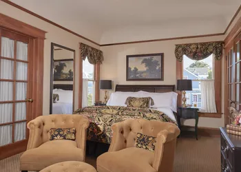 The Charles Pacific Grove - Artfully Designed Inclusive Inn hotel thumbnail 2