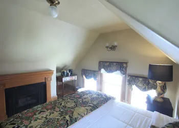 The Charles Pacific Grove - Artfully Designed Inclusive Inn hotel thumbnail 4