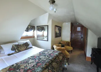 The Charles Pacific Grove - Artfully Designed Inclusive Inn hotel thumbnail 5