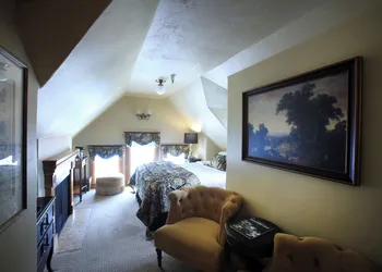 The Charles Pacific Grove - Artfully Designed Inclusive Inn hotel thumbnail 6