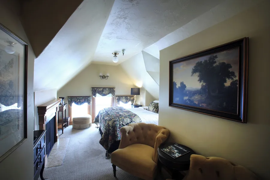 The Charles Pacific Grove - Artfully Designed Inclusive Inn hotel detail image 6