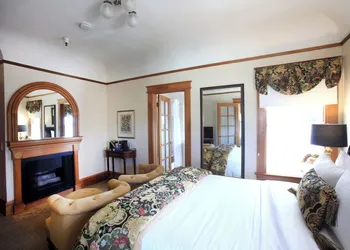 The Charles Pacific Grove - Artfully Designed Inclusive Inn hotel thumbnail 7