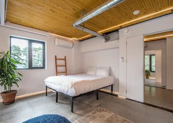 The Halifax Rooftop Home (Furnished) hotel thumbnail 8