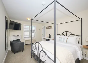 Nine Vines Hotel hotel thumbnail 8