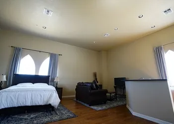 The Castle at Rockwall hotel thumbnail 2