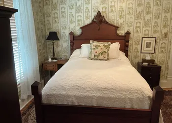 Magnolia House Bed & Breakfast hotel thumbnail 6