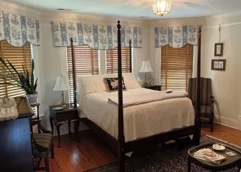 Magnolia House Bed & Breakfast hotel thumbnail 8