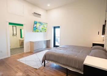 Sky Lofts hotel thumbnail 5