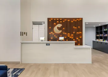 Comfort Suites Central Valley - Woodbury hotel thumbnail 4