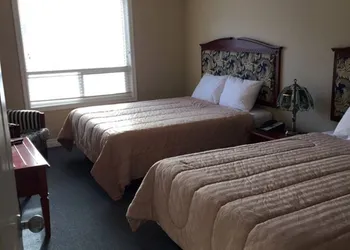 Tumbler ridge hotel and suite hotel thumbnail 2