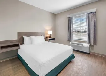 Echo Suites Extended Stay By Wyndham Colorado Springs Airpt hotel thumbnail 8