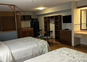 HomeTowne Studios by Red Roof Amarillo West hotel thumbnail 7