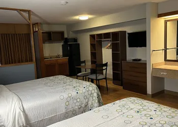 HomeTowne Studios by Red Roof Amarillo West hotel thumbnail 7