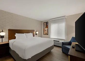 Everhome Suites Panama City Beach hotel thumbnail 8