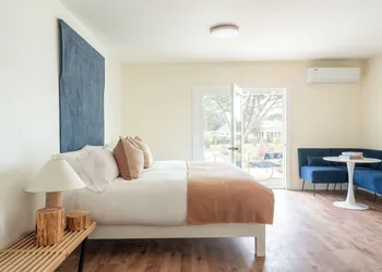 Mendocino Cove hotel thumbnail 5