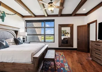 Rough Creek Lodge Ranch and Resort hotel thumbnail 2