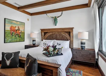 Rough Creek Lodge Ranch and Resort hotel thumbnail 3