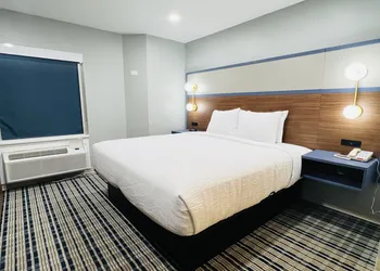 Americinn By Wyndham Rawlins hotel thumbnail 3
