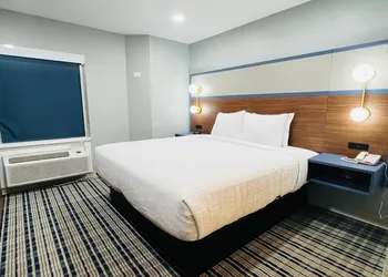 Americinn By Wyndham Rawlins hotel thumbnail 5