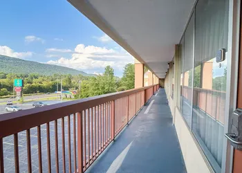 OYO Hotel Harriman near I-40 hotel thumbnail 2