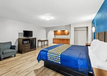 Red Carpet Inn and Suites hotel thumbnail 2