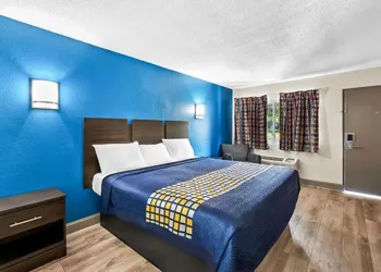 Red Carpet Inn and Suites hotel thumbnail 6