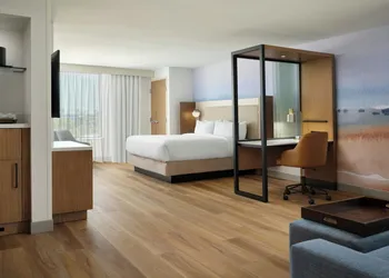 Springhill Suites By Marriott Ventura Oxnard hotel thumbnail 5